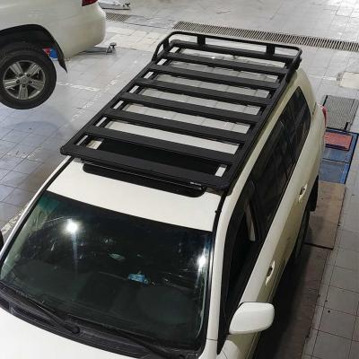 *                                                        Багажник Base Rack с односторонним бортом и светодиодной балкой