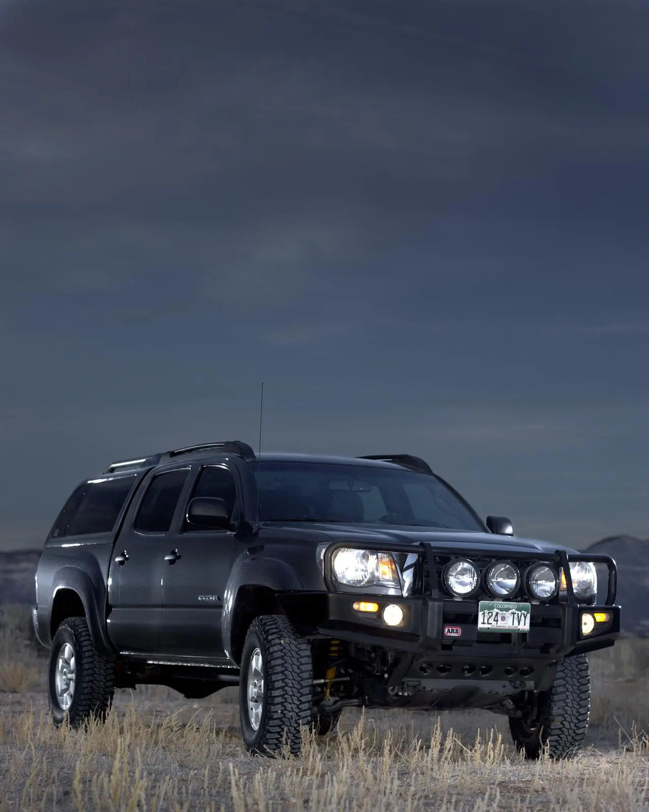 Бампер Tacoma 05-11 