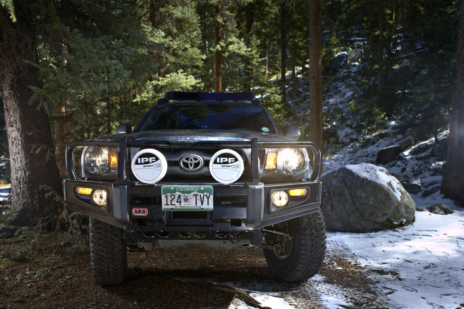 Бампер Tacoma 05-11 