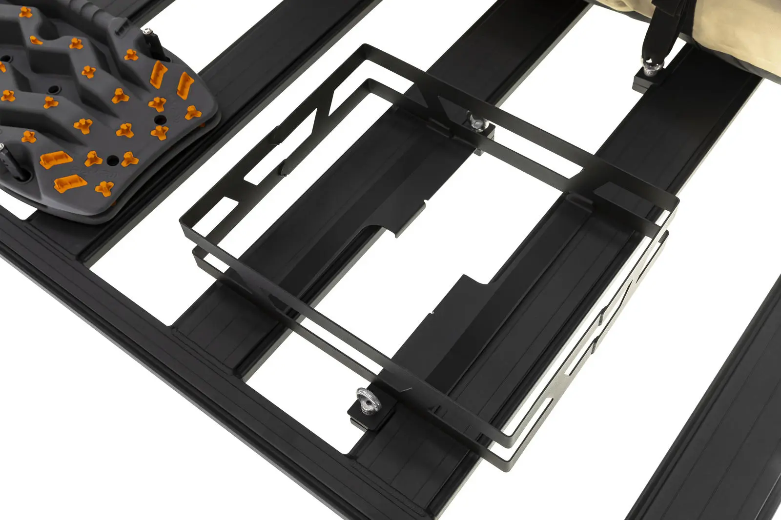 Крепление канистры к багажнику