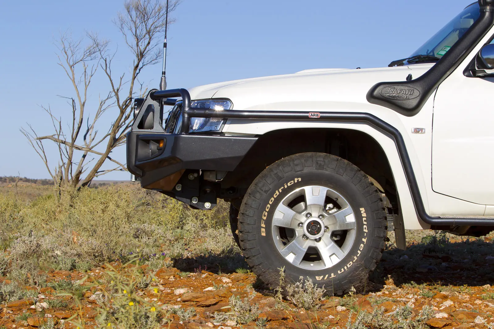 Подножка с защитой крыла Nissan Patrol 04on