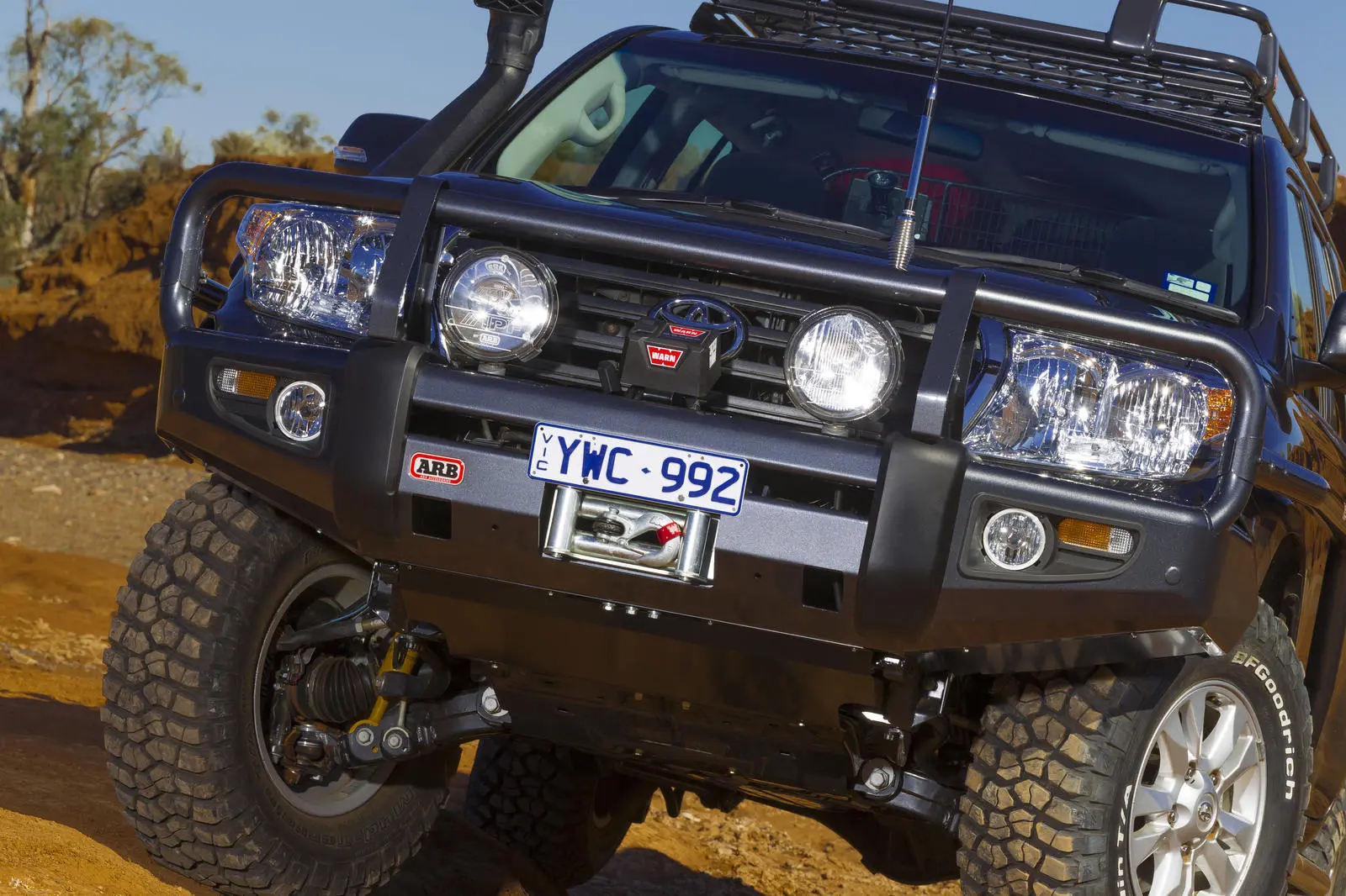 Бампер передний TLC 200 120N INC HLW Models