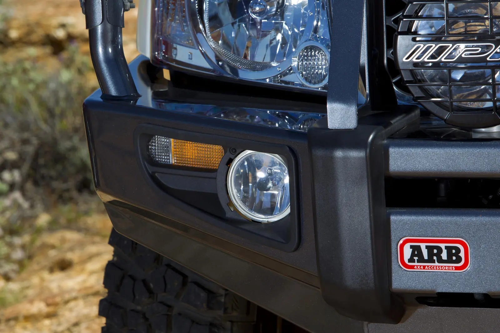 Бампер передний DELUXE  Y61 LWB 04 on с подкрылками