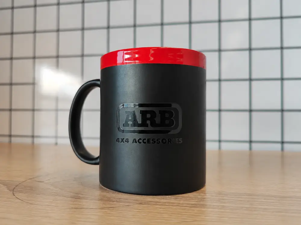 Керамическая кружка с лого ARB (черная с красным)