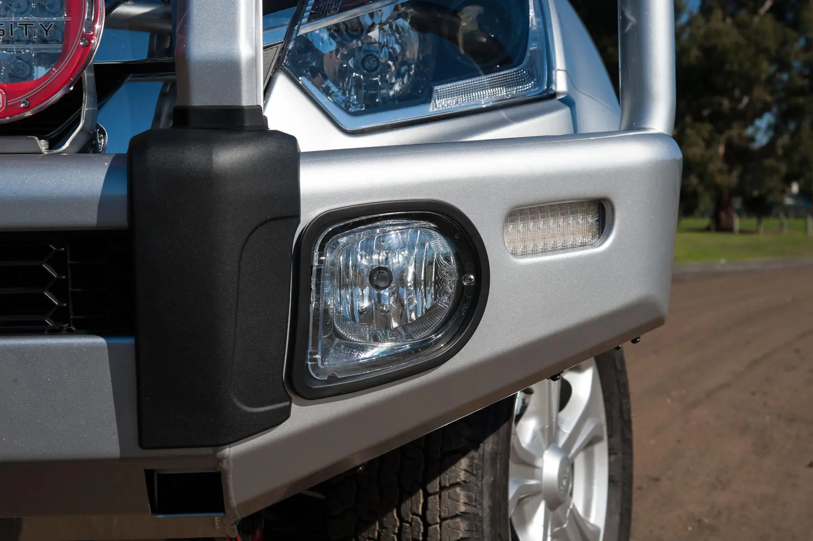 Бампер  D-Max 11/16 on (Facelift Model)