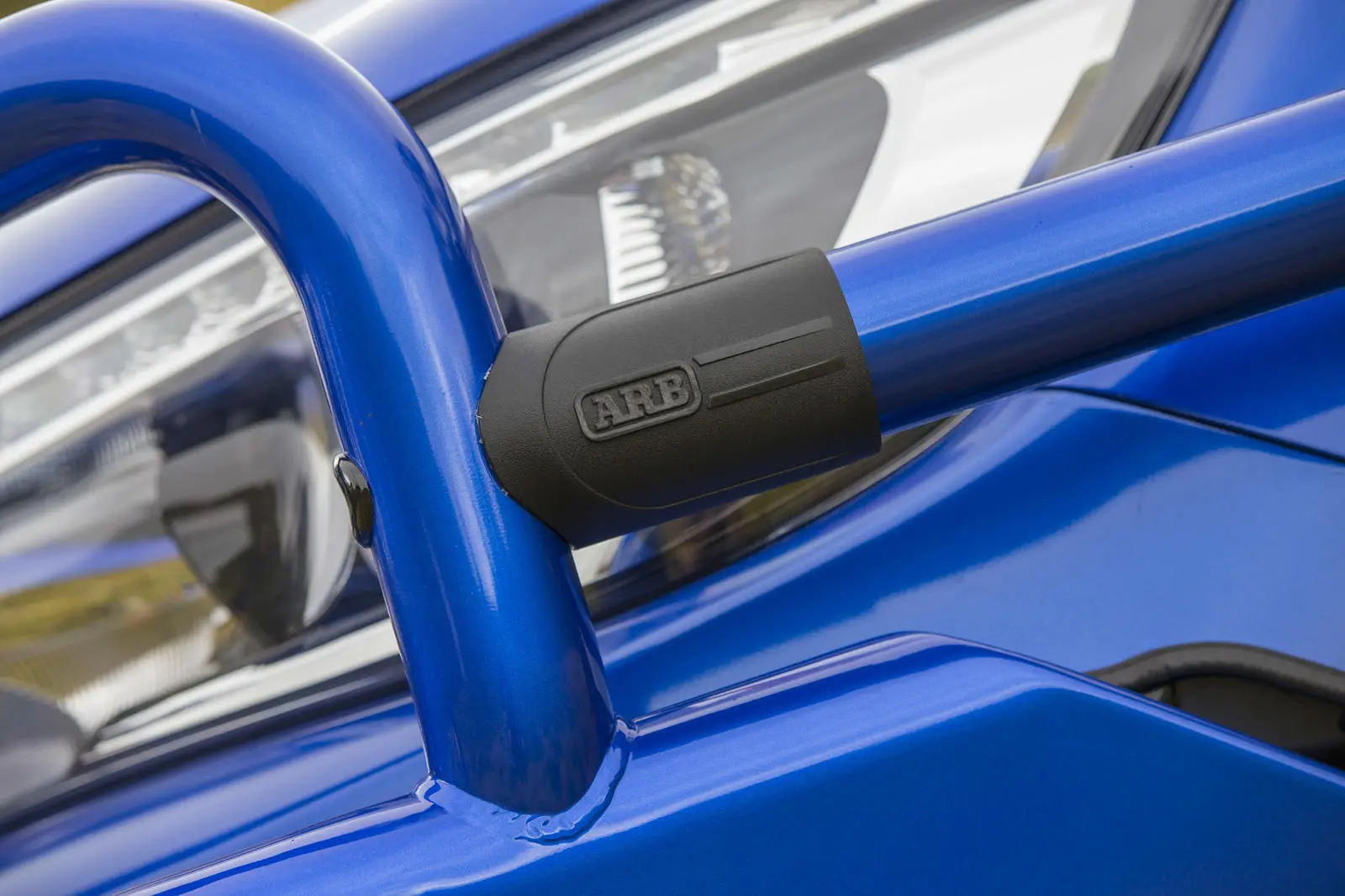 Подножка с защитой крыла Hilux 2015 on
