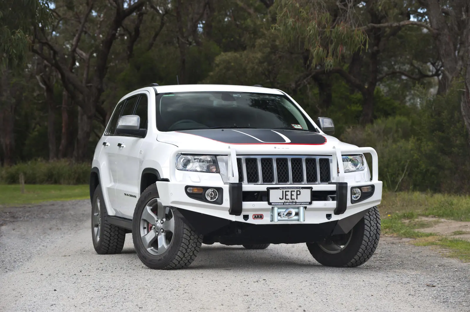 Бампер DELUXE GRAND CHEROKEE WK2 2011 to 2013