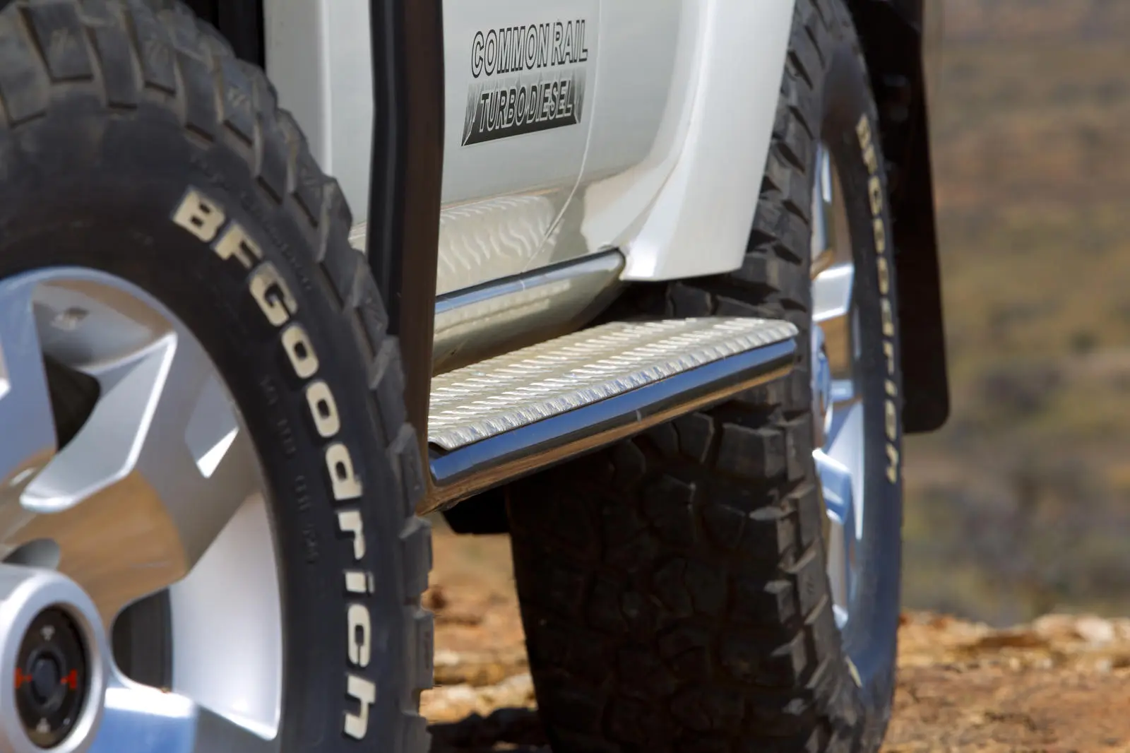 Подножка с защитой крыла Nissan Patrol 04on