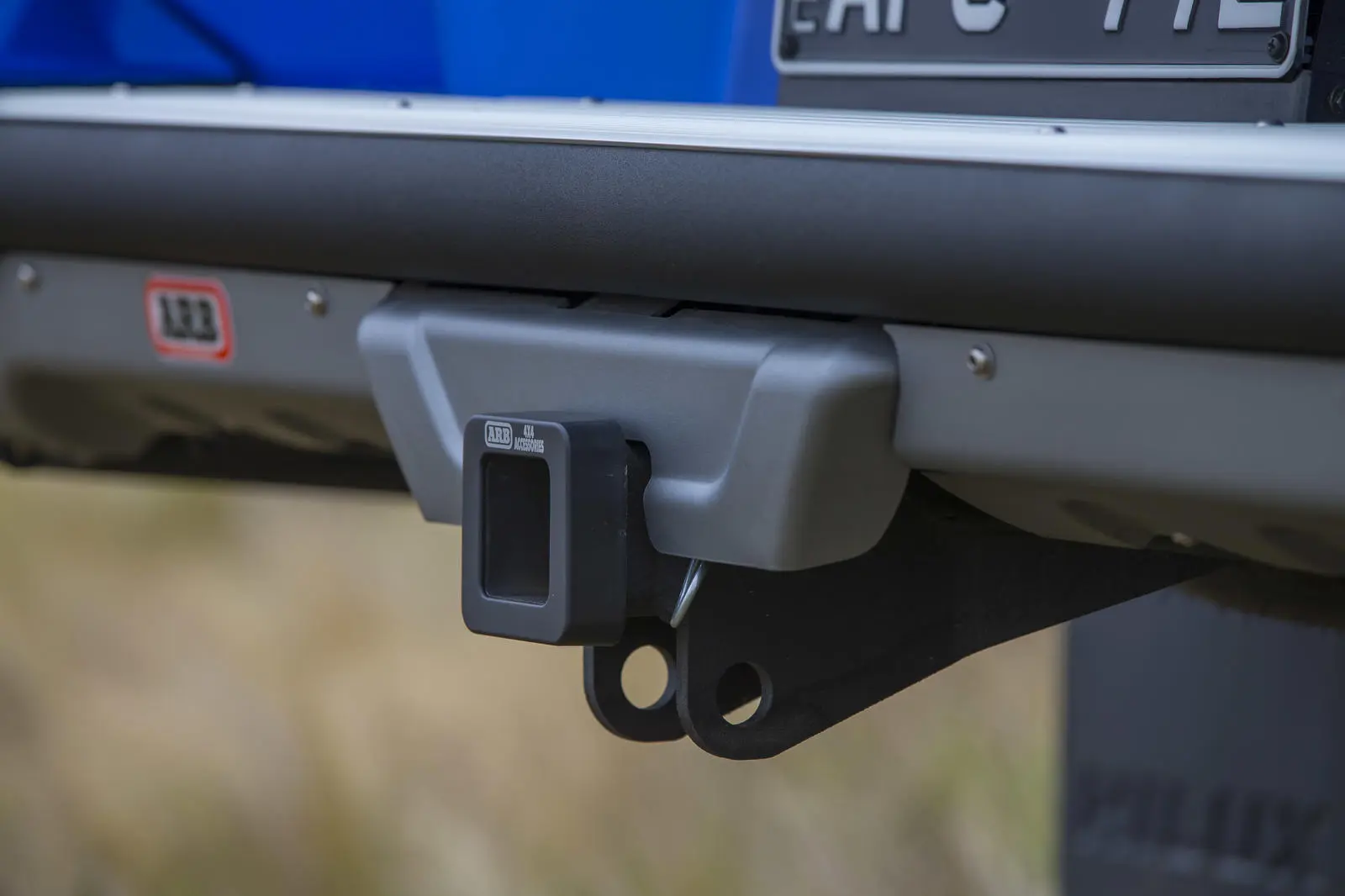 Задний бампер Hilux 15>