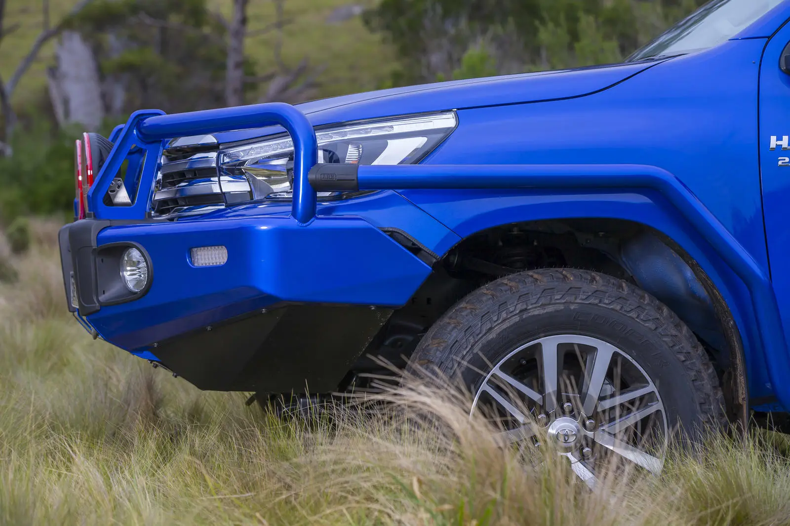 Подножка с защитой крыла Hilux 2015 on