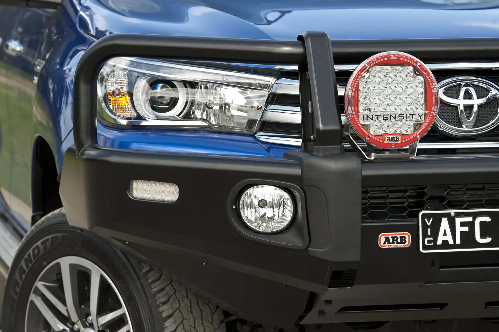 Бампер Hilux 2016 on