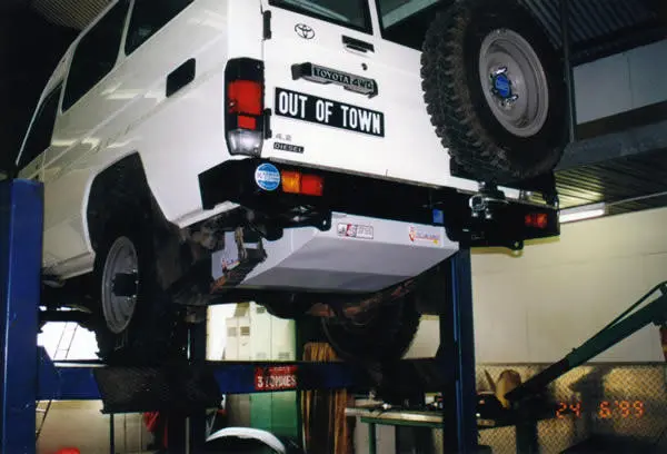 Топливный бак LC75 2004on 180L