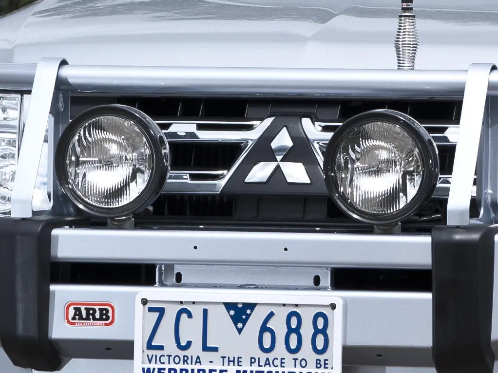 Бампер Pajero NW 11 on