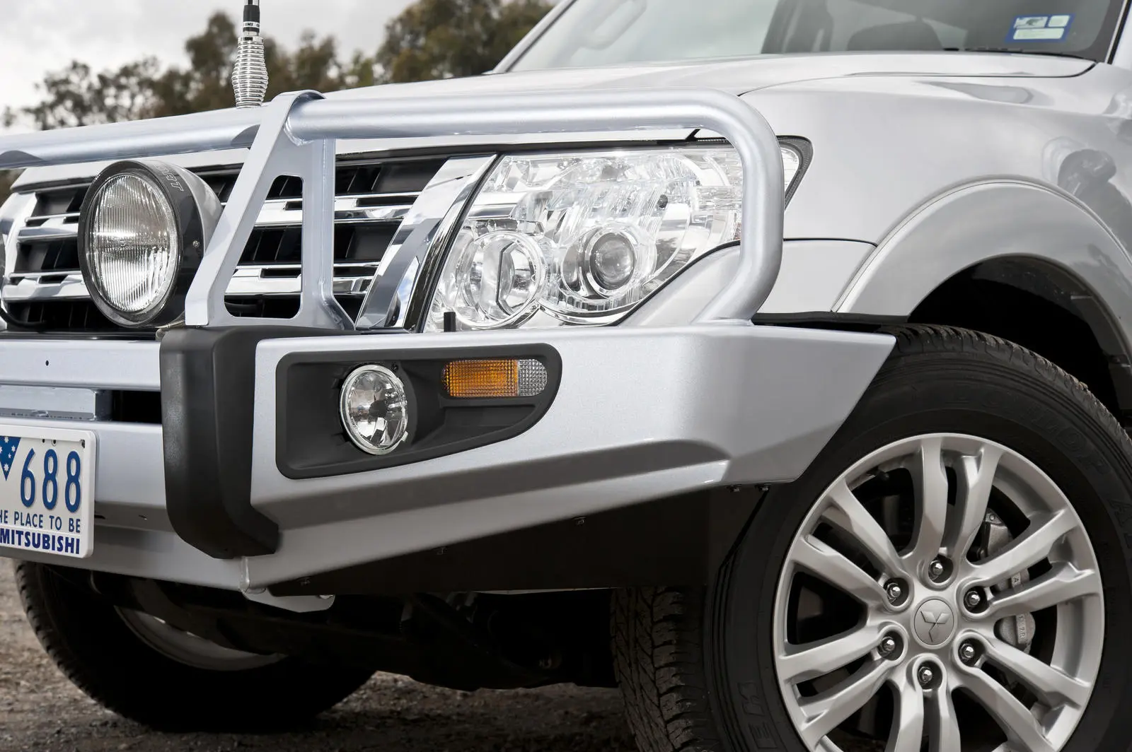 Бампер Pajero NW 11 on