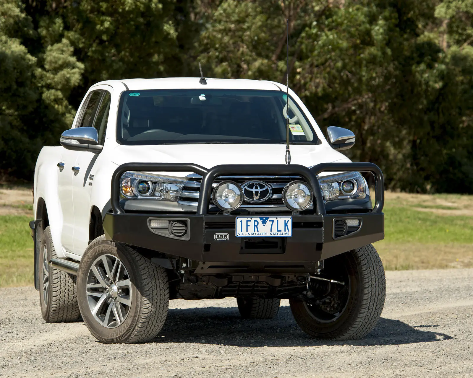 Бампер Toyota HiLux 2015On WB COMMERCIAL