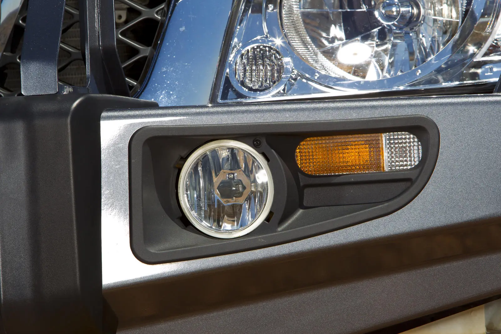 Бампер передний DELUXE  Y61 LWB 04 on с подкрылками